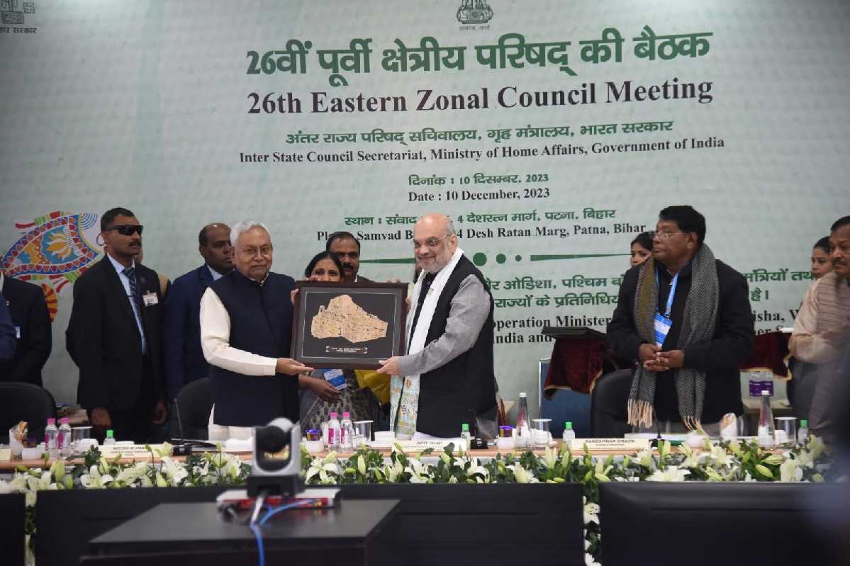 पटना में पूर्वी क्षेत्रीय परिषद की बैठक में नीतीश कुमार, अमित शाह असहज दिखे